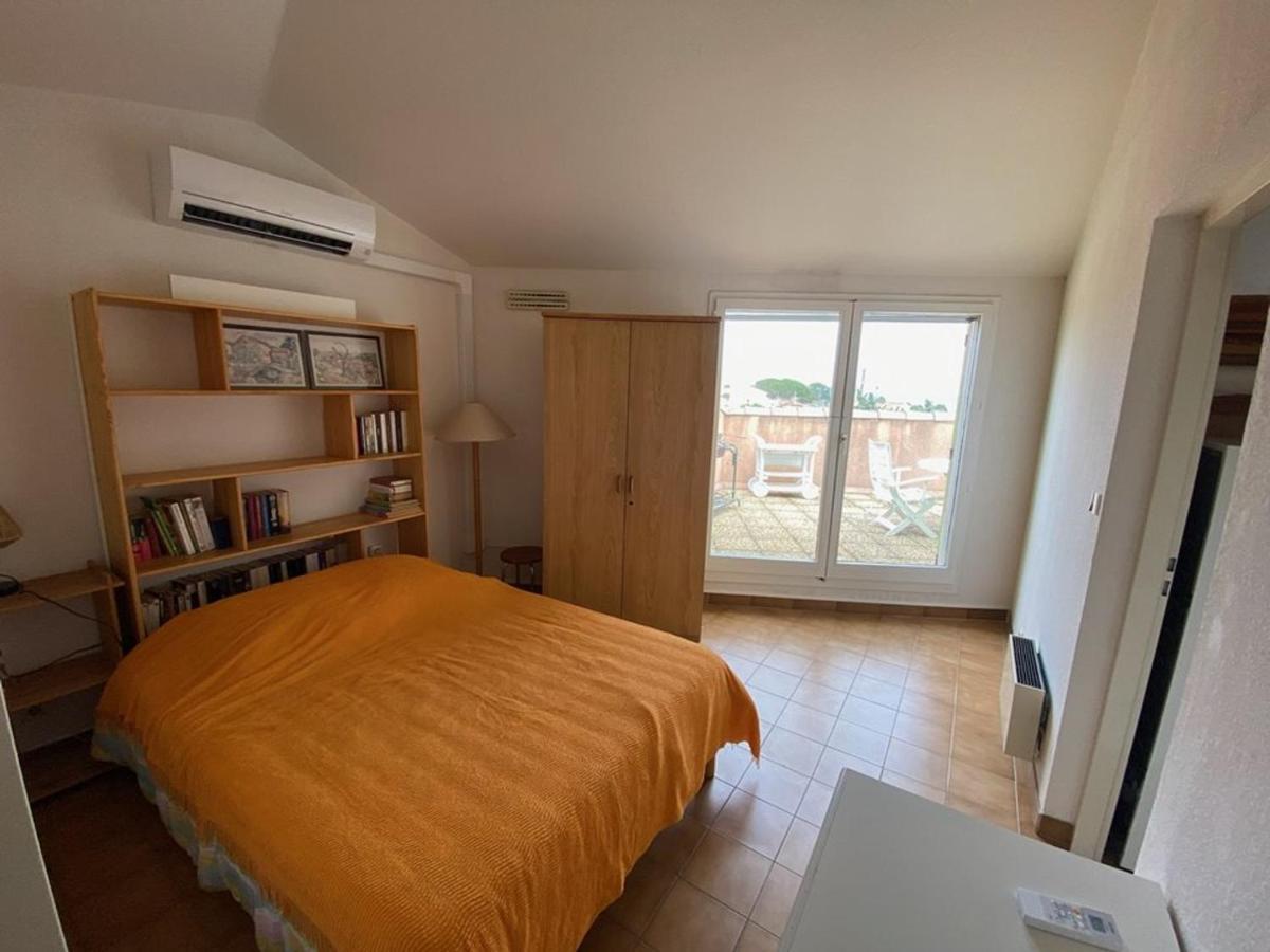Appartement Climatise 2 Pieces Avec Solarium Pour 4 Personnes, Parking Prive, Proche Plage - Fr-1-335-166 Hyeres Exterior photo